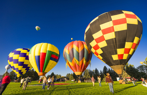 Hot Air Balloons Launching at Aardvark Embark