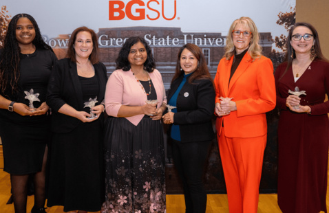 6 women who are the award recipients of the women of distinction award