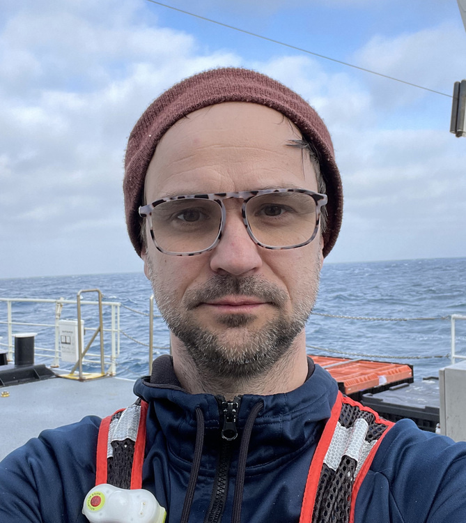 photo of artist Terry Conrad