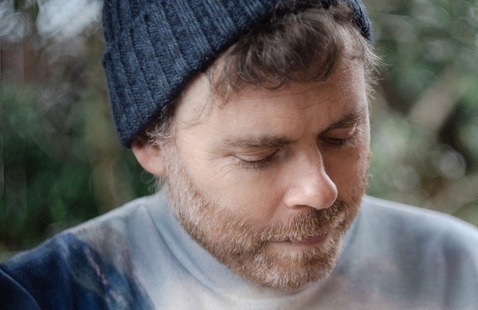 Gabriel Kahane with blue hat. Photo by Jason Quigley