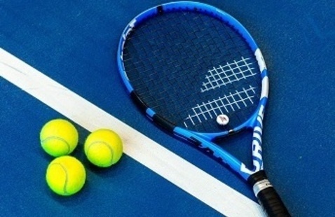 Tennis racket and balls