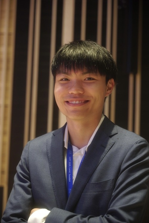 Guangyuan Leon Chen '29, piano