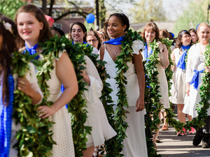 Graduating seniors line up for Laurel Parade.