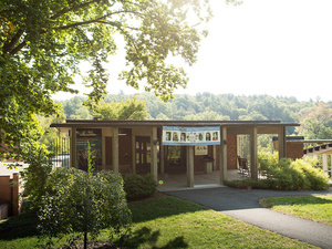 Exterior of Eliot House