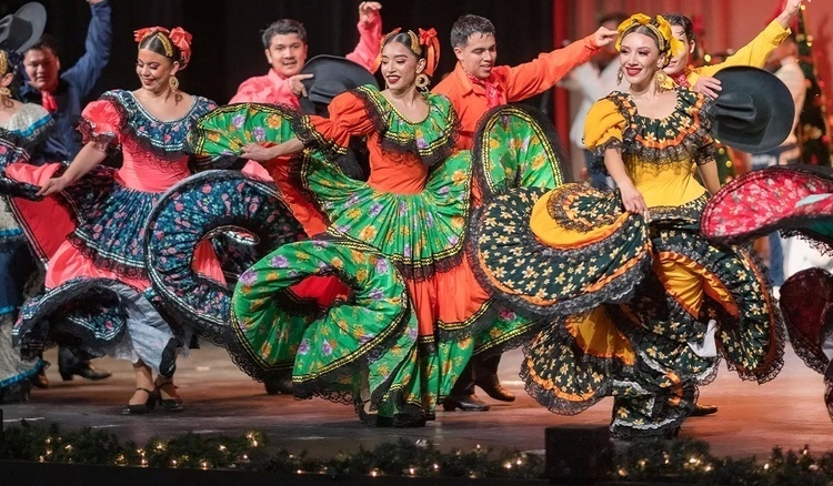 Christmas in Mexico!: Mariachi Garibaldi de Jaime Cuéllar & Ballet Folklórico del Río Grande
