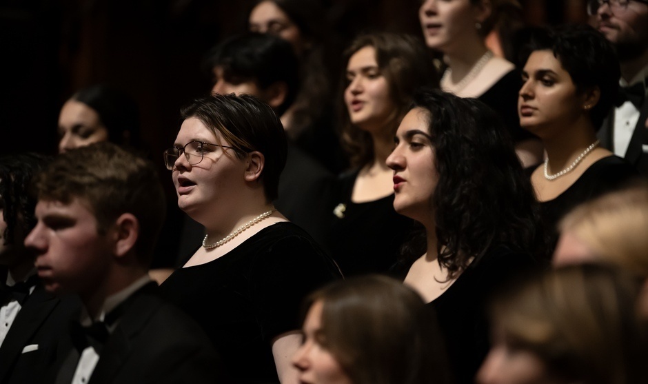 An image of the Heinz Chapel Choir performing in the Heinz Memorial Chapel choir.