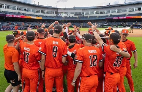 bg baseball in huddle on fifth third field