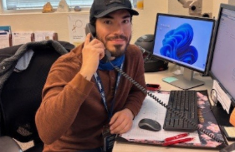 Master Gardener working the Help Desk 
