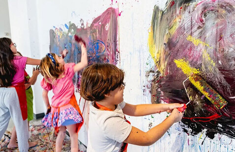 Kids painting