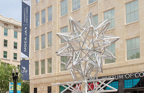 Jacksonville Stacked Stars sculpture outside of MOCA