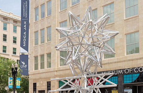 Jacksonville Stacked Stars sculpture outside of MOCA