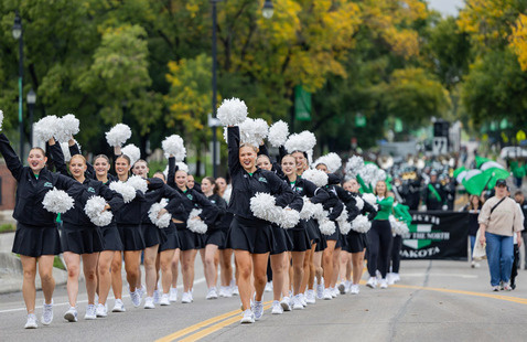 UND Cheerleaders in Parade