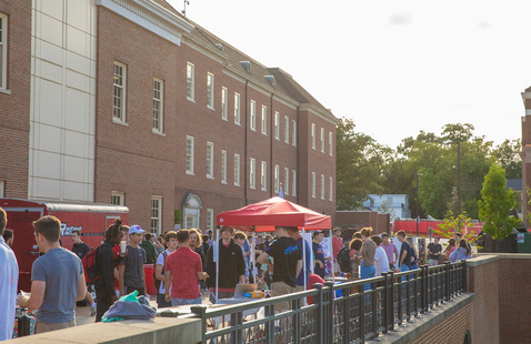 First year CEC students, come to the Benton Hall back patio (between Benton Hall and McVey Data Science Building) for this welcome event!