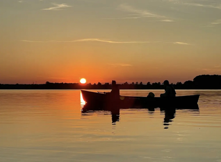 Sunset Paddle at Lake Raleigh — Outdoors & nature in Lake Raleigh