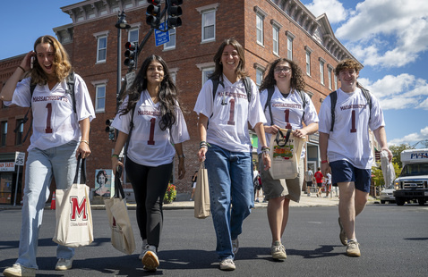 Students crossing the street in Downtown Amherst