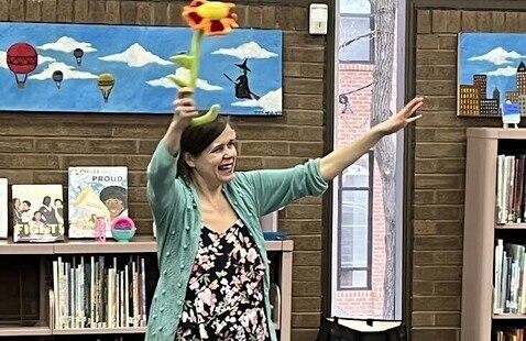 Ms. Eliza singing