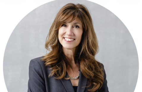Image of Alzheimer's Association Communications Director and Author Kristen Cusato Visits Bookstore