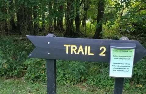 Trail 2 sign