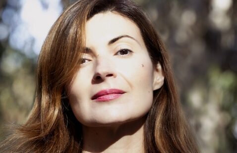 Headshot of Mona Awad