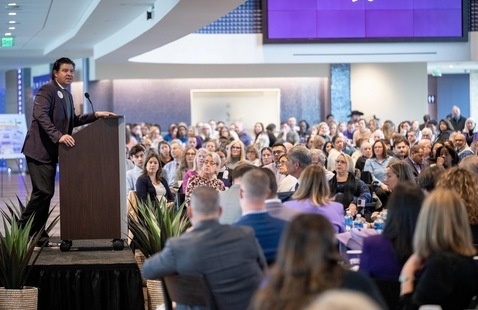 Chancellor Pullin speaks to staff and faculty