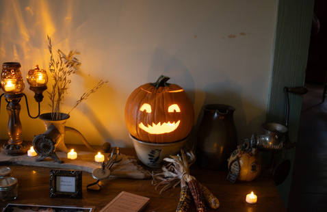 Jack-o-lantern in the Bronnenberg Home. Photo by M. Doty.